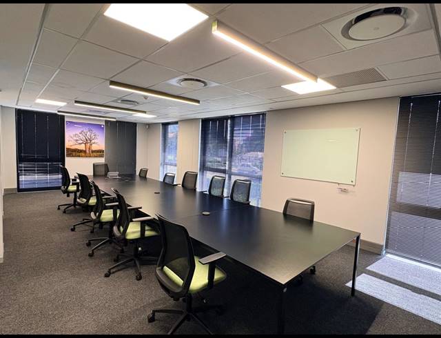 1,332M² OFFICE TO LET IN VORNA VALLEY